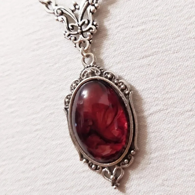 Vintage Gothic Blood Red Quart - Women'S Vampire Accessories 评论和价格