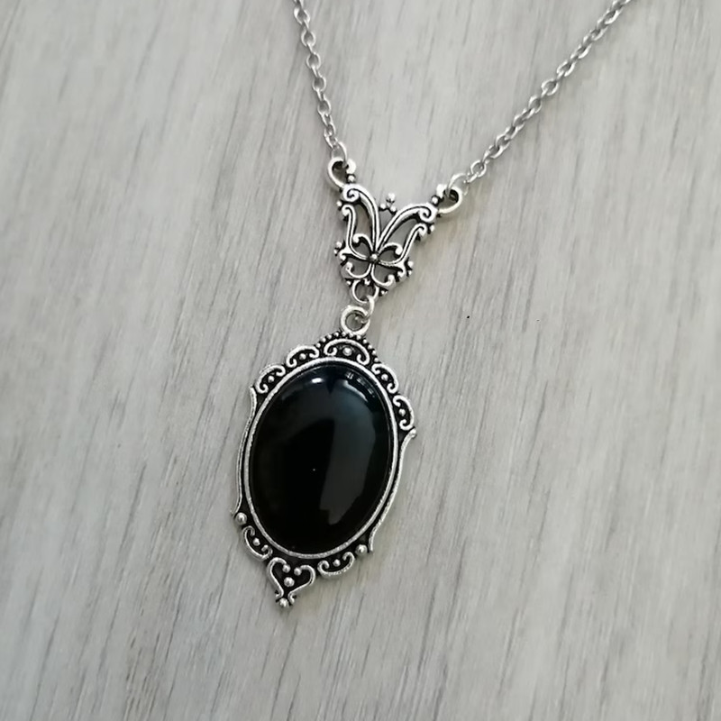 Gothic Black Crystal Charm Nec - Women'S Vampire Accessories 评论和价格