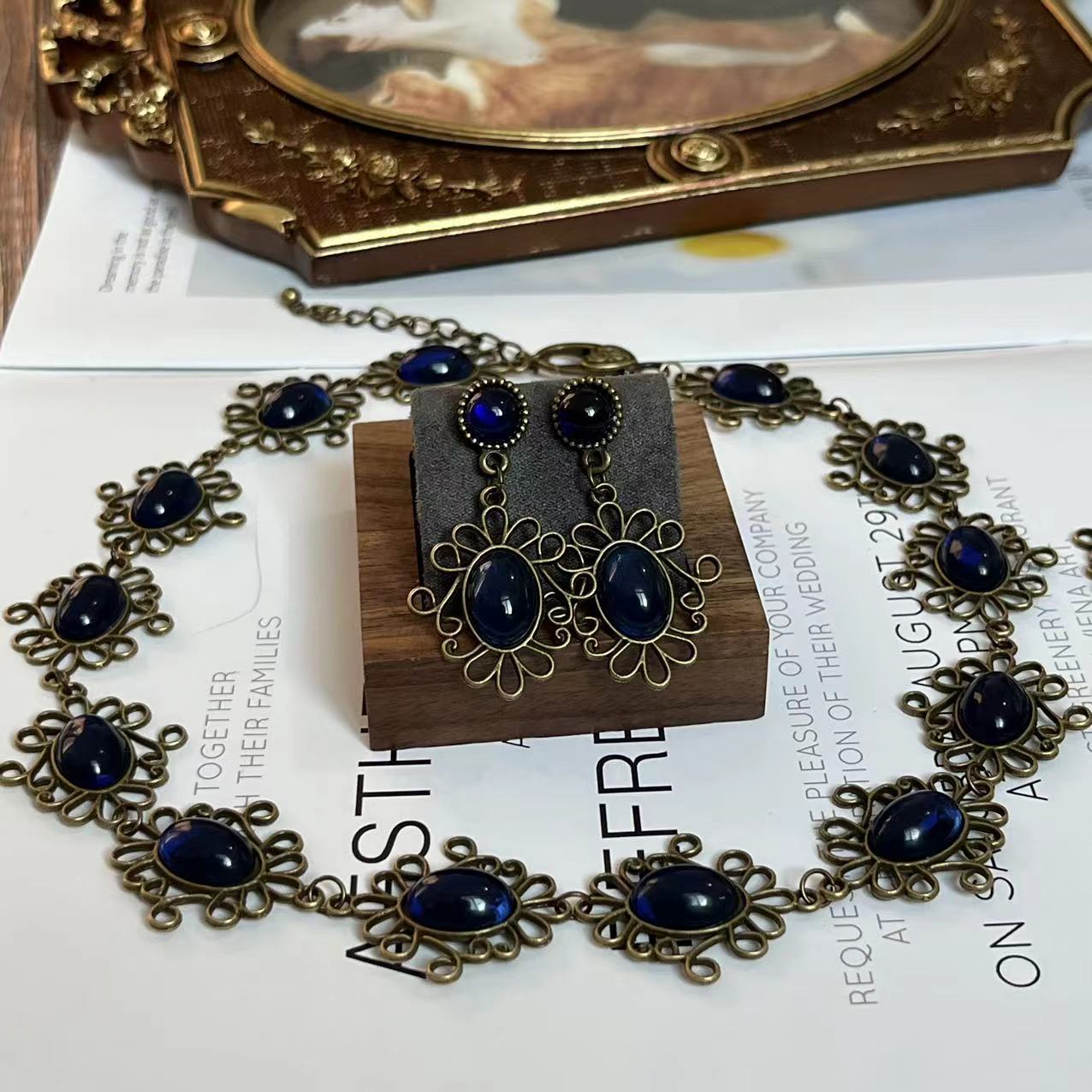 Historical Queen Anne Boleyn H - Women'S Red Accessories 评论和价格