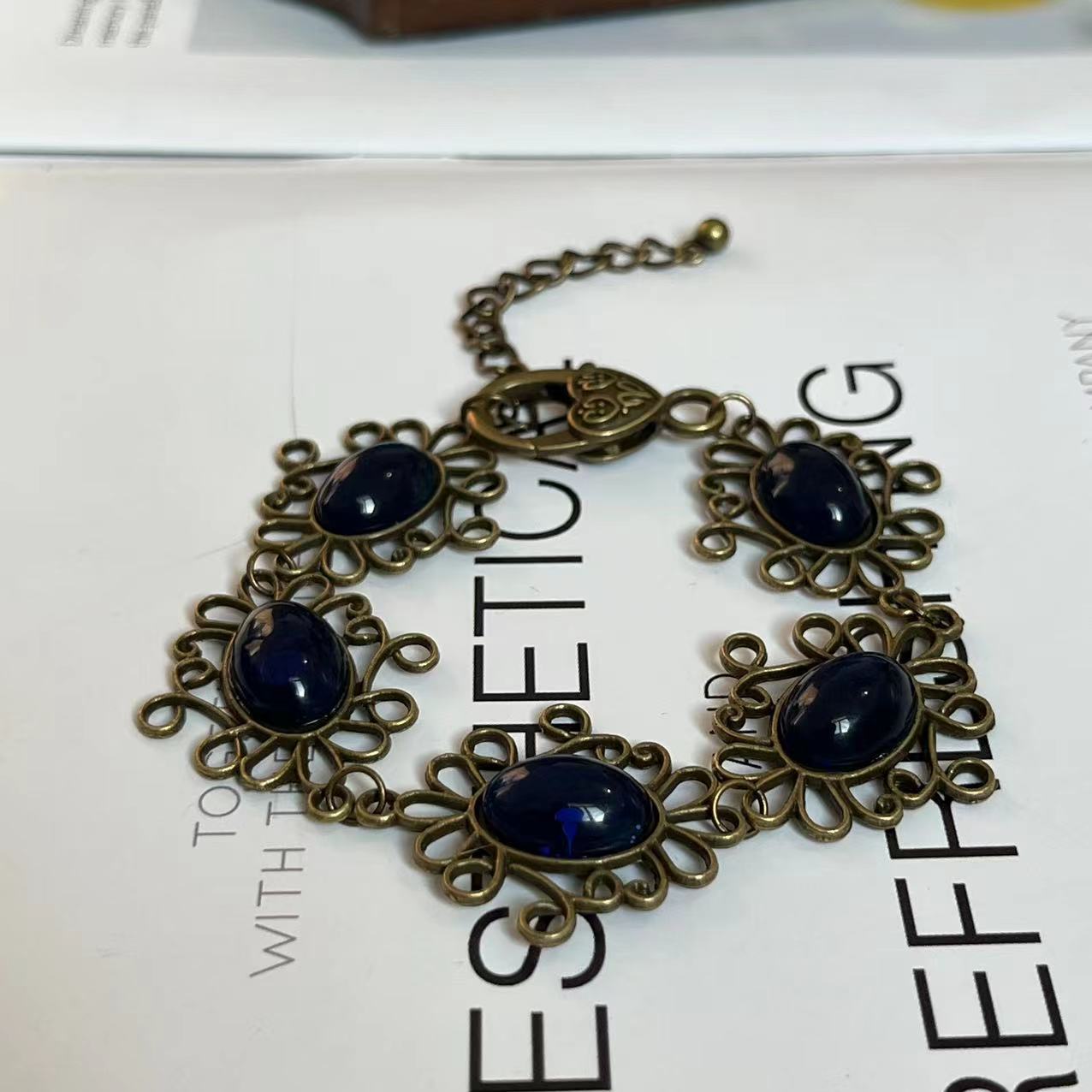 Historical Queen Anne Boleyn H - Women'S Red Accessories 评论和价格